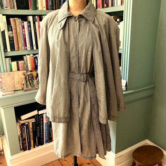 Piretta from Finland Rain Cape/Coat - Picture 3 of 16